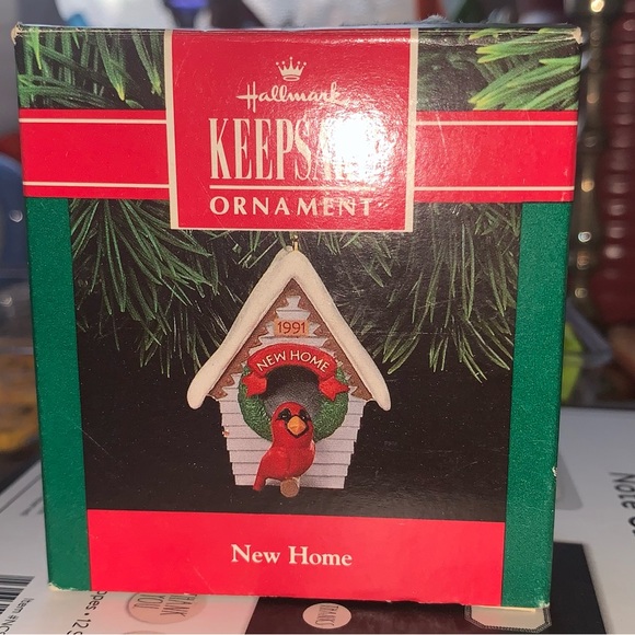 Hallmark keepsake ornament - Picture 4 of 6